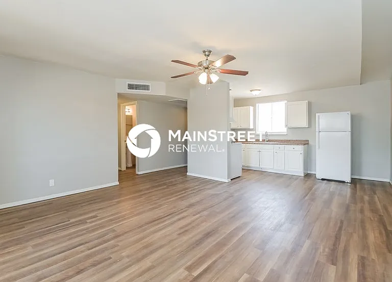 3764 E 27th Pl — Photo 2