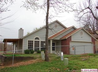 334 E 40th Pl, Sand Springs, OK 74063