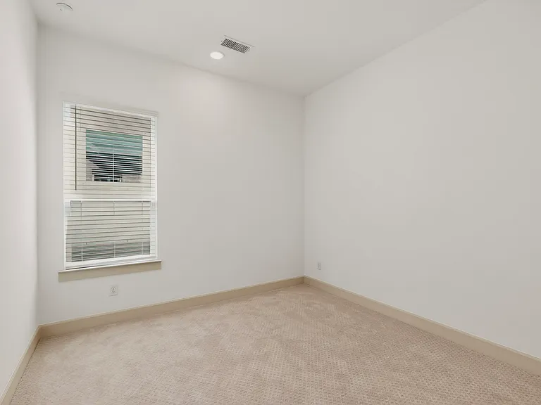 4013 Chastetree Ln — Photo 31