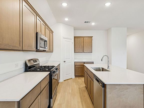 5th image of 3805 Prairie Chapel Rd