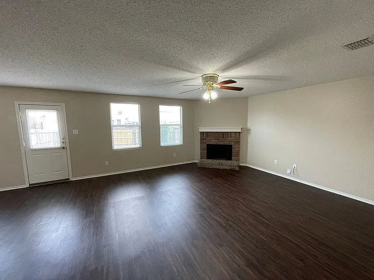 2912 Crimson Clover Dr — Photo 12