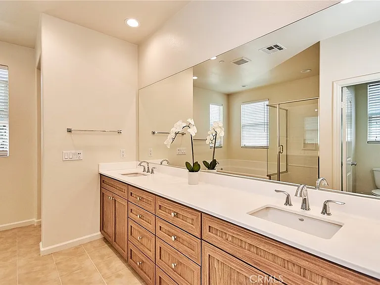 1523 Johnson Ct — Photo 8