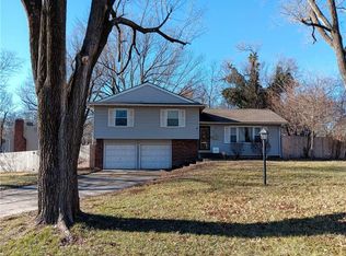 9900 Oakdell St, Kansas City, MO 64114