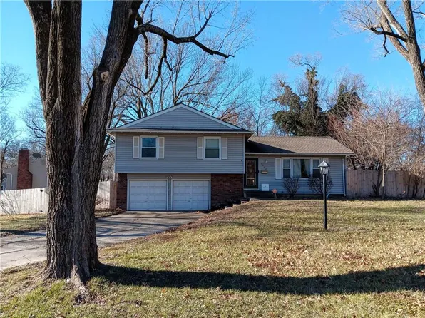 9900 Oakdell St, Kansas City, MO 64114