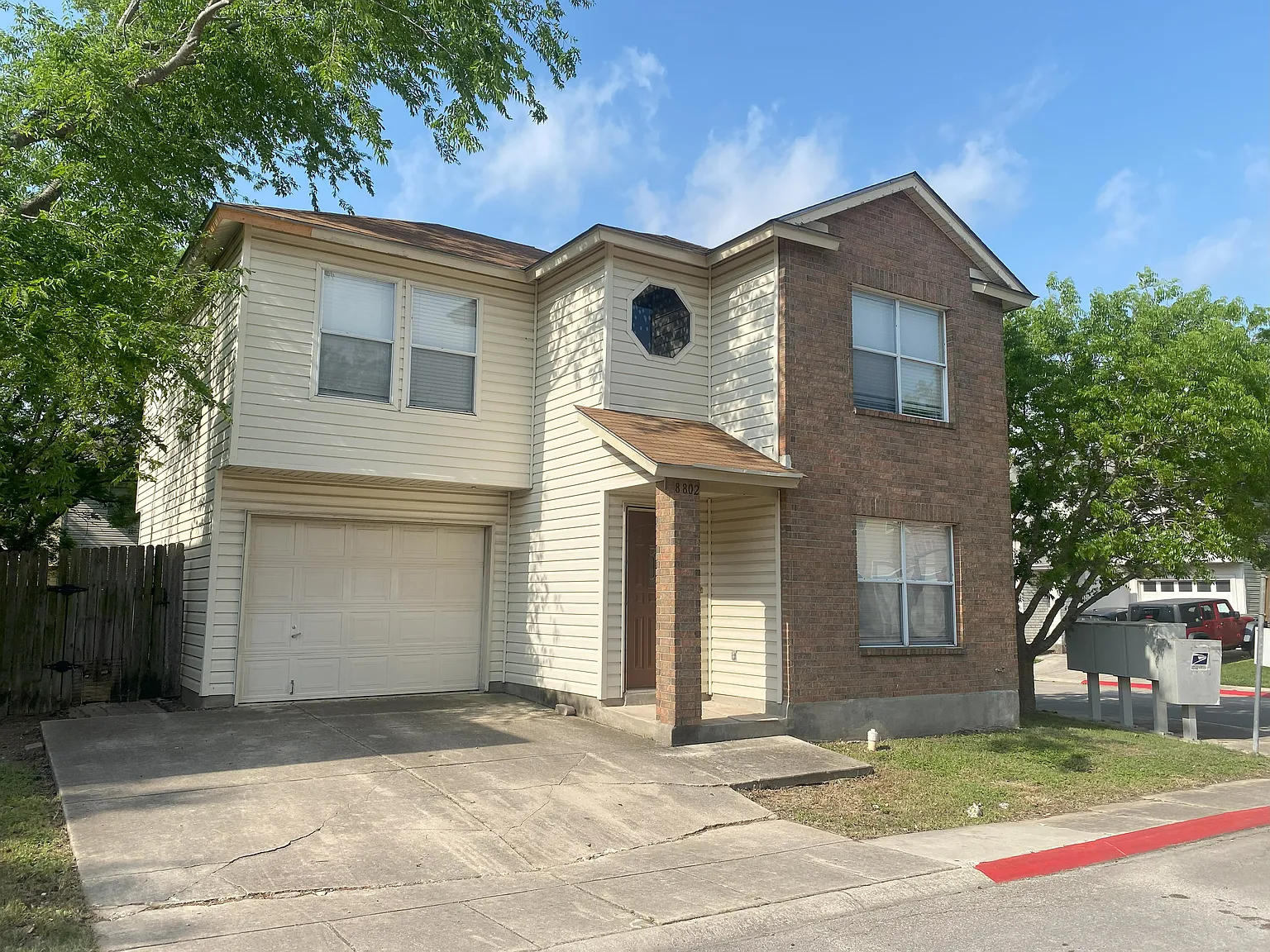 3 bed, 2.5 bath, 1734 sqft, $1,650 — Photo 2