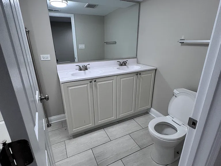 5001 W Altgeld St #BASEMENT — Photo 5