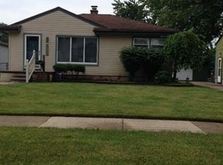 28449 Rosslyn Ave, Garden City, MI 48135