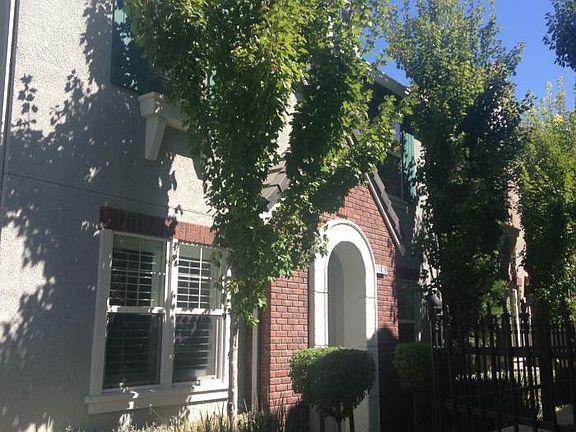 2nd image of 1076 Sallie Ln