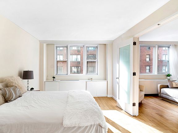 4th image of 201 E 36th St APT 7A