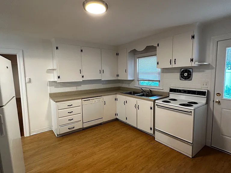15 Patrick Henry St #10 — Photo 5