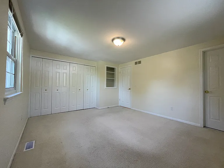 2366 Eaton Gate Rd — Photo 20