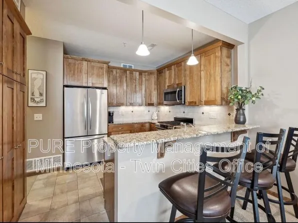 7807 Madelyn Creek Dr, Victoria, MN 55386