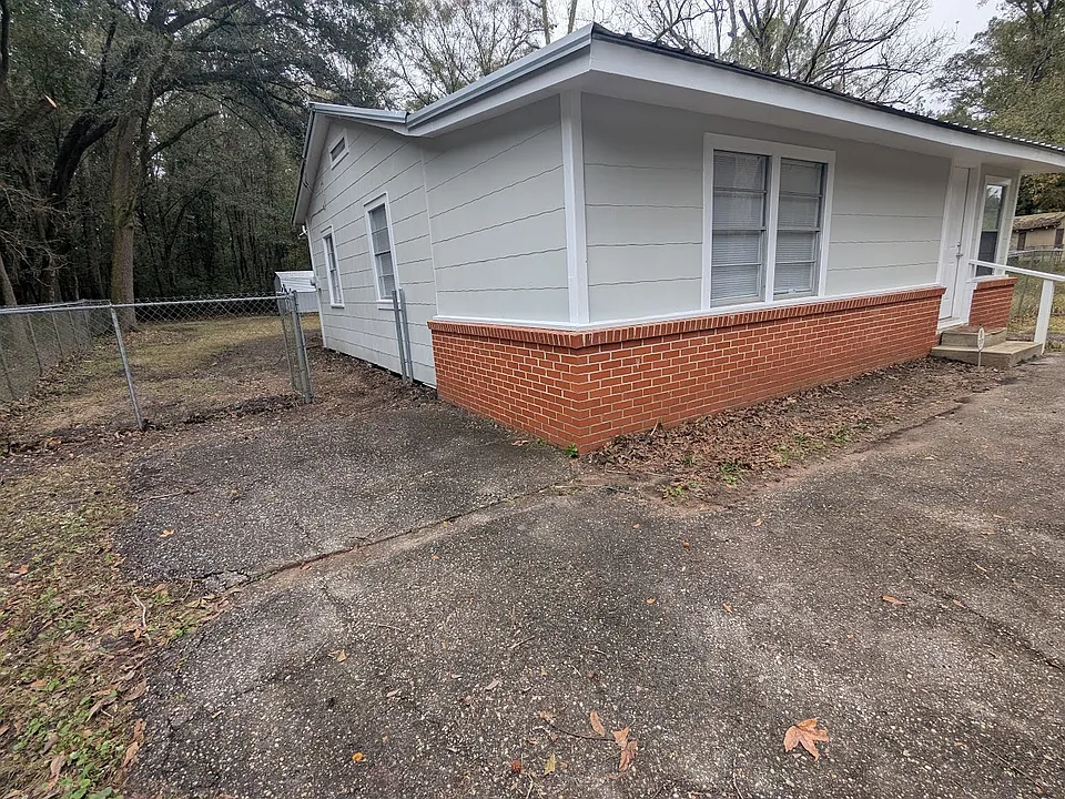 2225 Cassie Ln