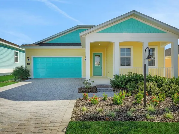 991 Fiesta Key Cir, Lady Lake, FL 32159