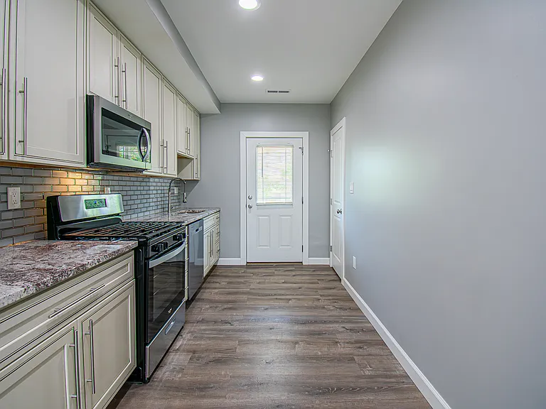 710 Leland Ave #2S — Photo 42