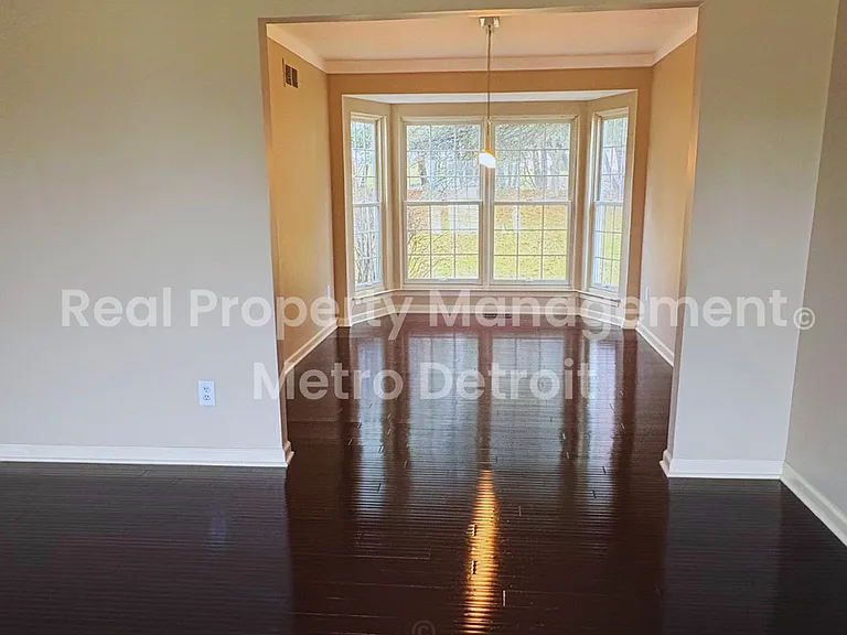 172 Parsons Ln — Photo 3
