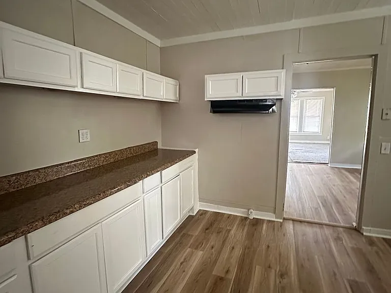 146 Wilson St — Photo 6