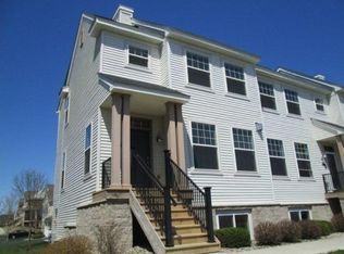 1986 Siefert St, Chaska, MN 55318