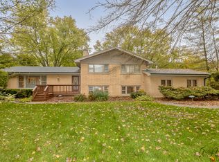 28049 N Lakeview Cir, McHenry, IL 60051