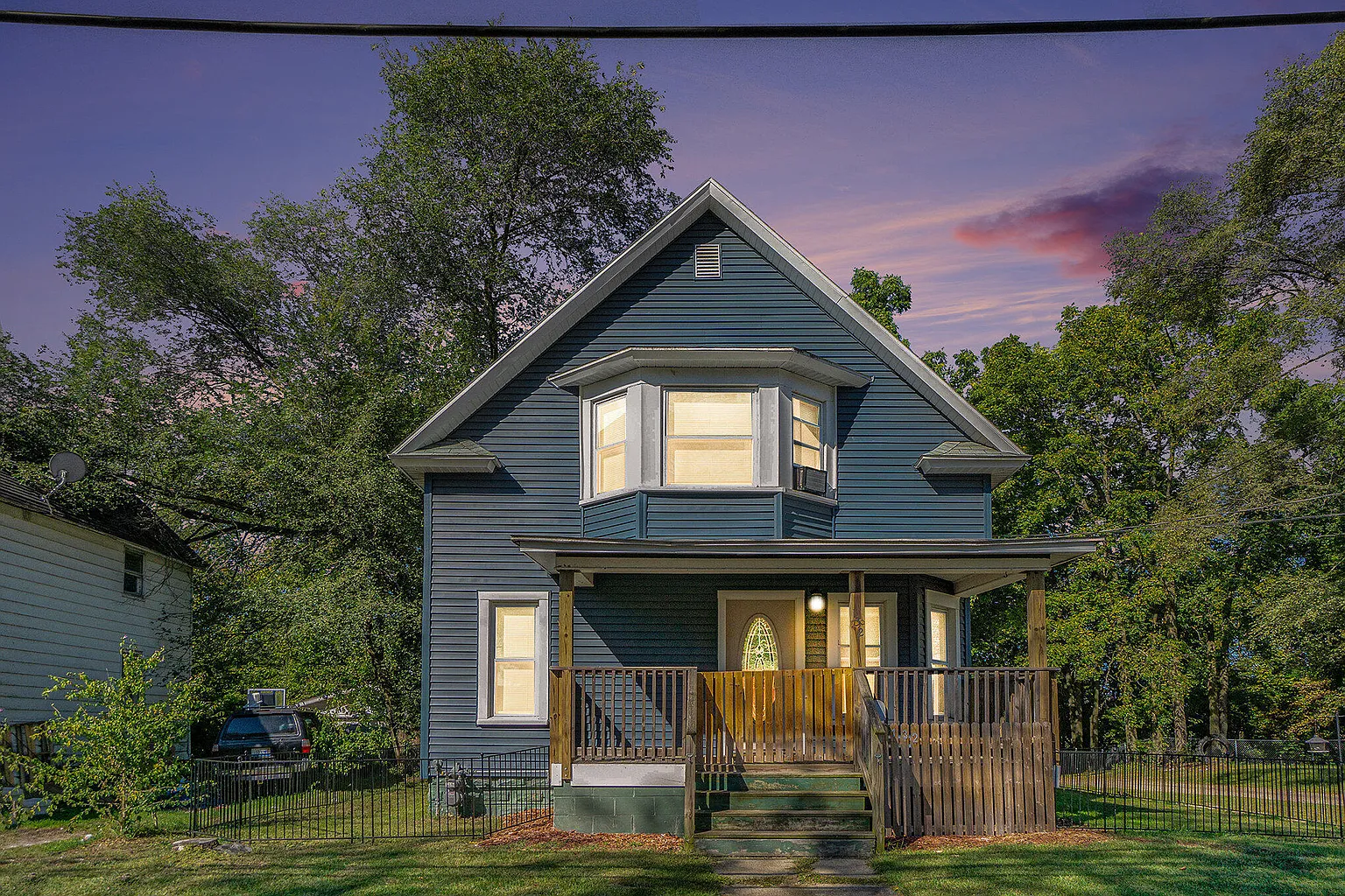 132 Middle St photo 1