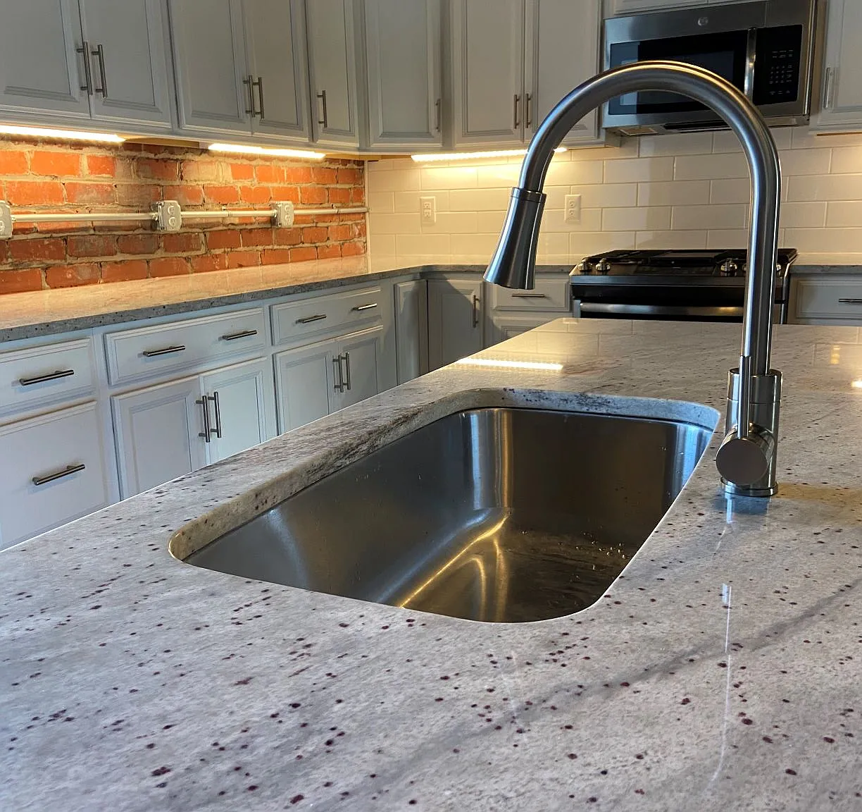 2 bed, 1850 sqft, $2,350 — Photo 4