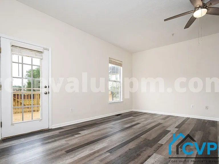 255 Seneca Ter — Photo 10