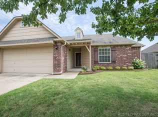20316 E 41st Pl, Broken Arrow, OK 74014