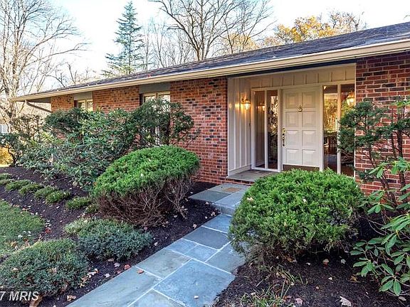 2nd image of 6953 Duncraig Ct