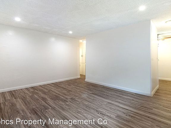 3rd image of 20436 Cohasset St #4