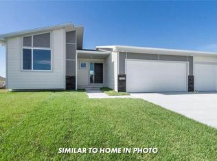 10216 Powell Ave, Johnston, IA 50131