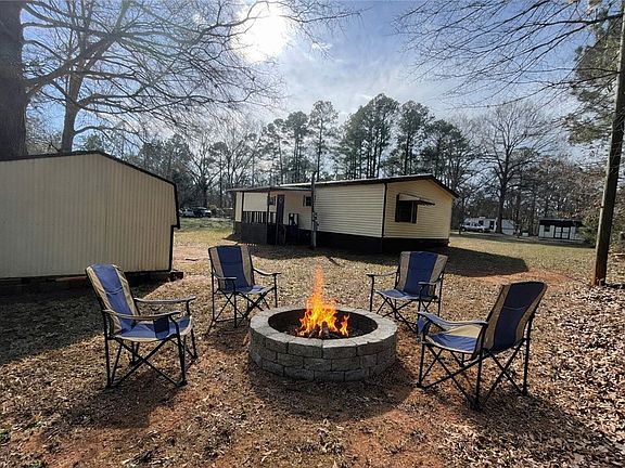 2nd image of 75 Edgewater Dr