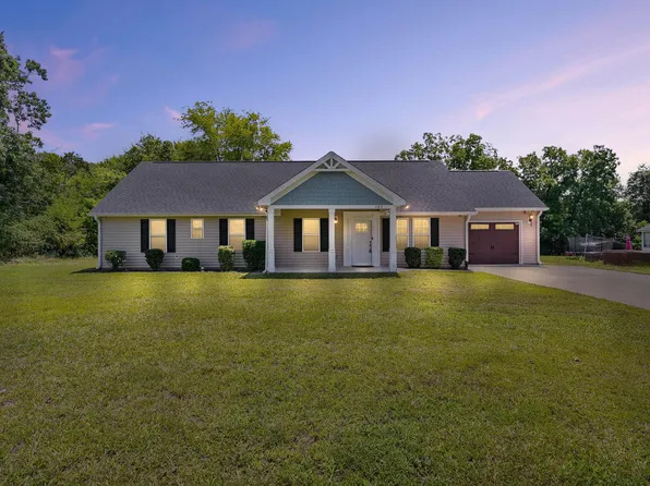 107 Oakland Ave, Broadway, NC 27505