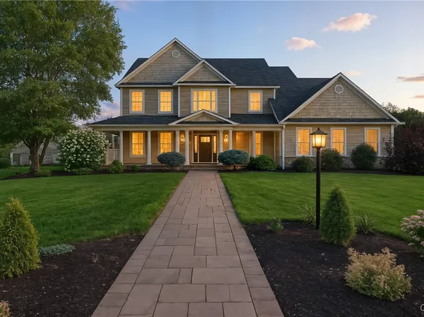 4336 Chickadee Cir, Syracuse, NY 13215