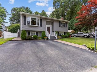 16 Hawkins St, Smithfield, RI 02828