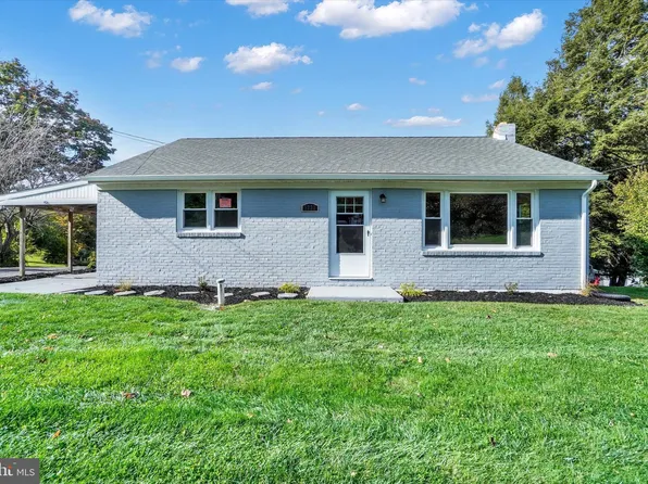 9232 E Springfield Rd, Seven Valleys, PA 17360