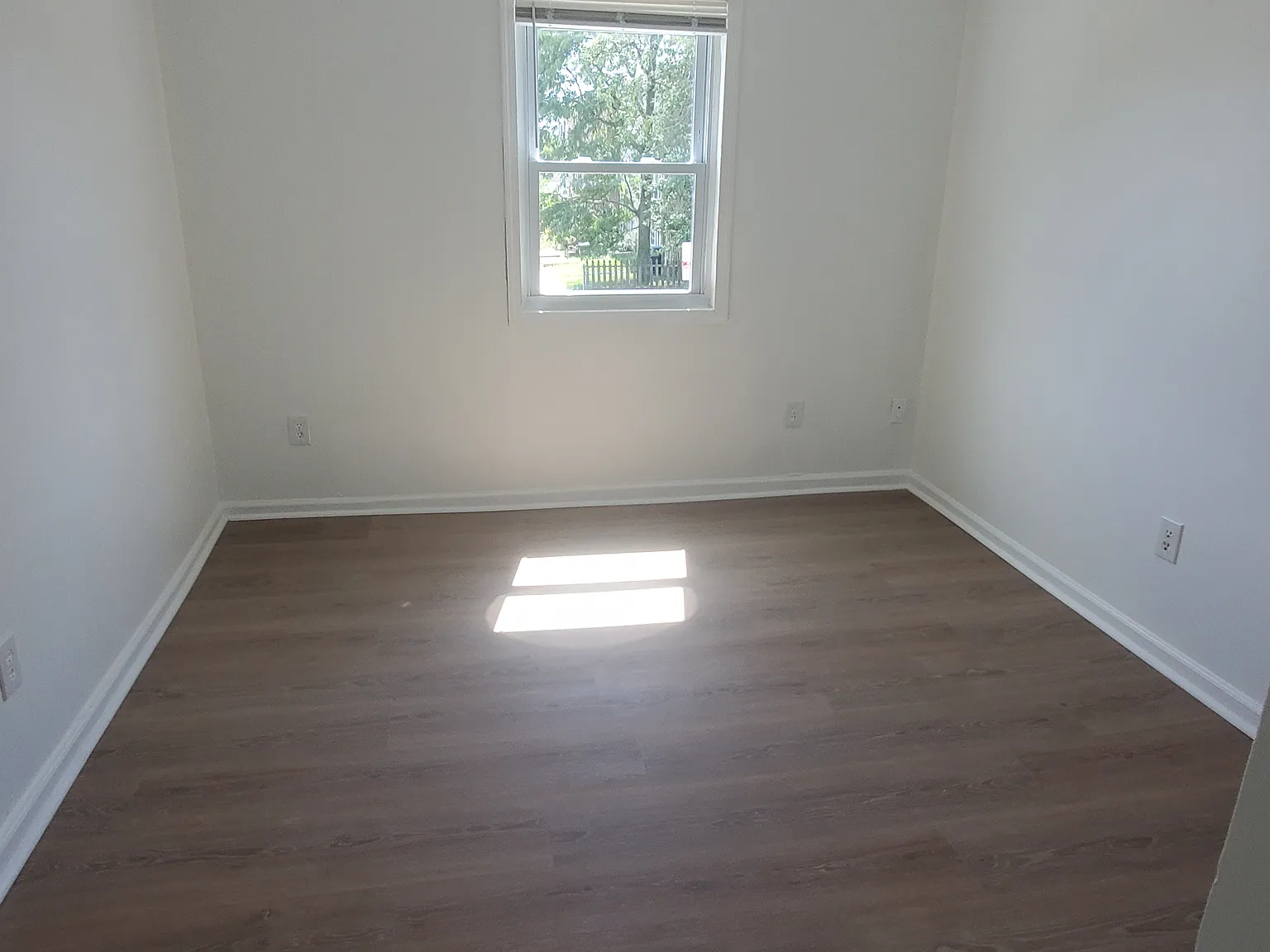 2 bed, 1054 sqft, $1,750 — Photo 4