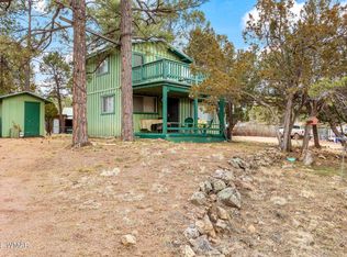 2051 Pinewood Dr, Overgaard, AZ 85933