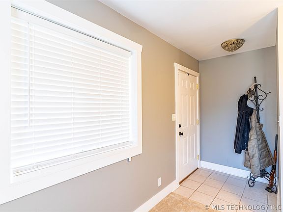 3rd image of 84 Weatherwood Way