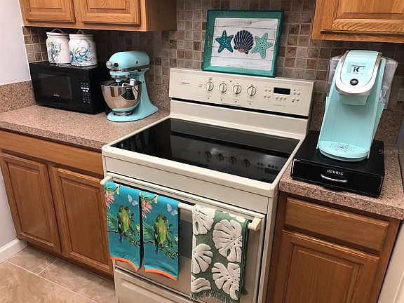 3rd image of 2621 COVE CAY DRIVE #105