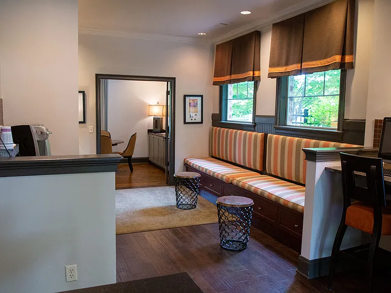 Walton Lakes — Photo 36