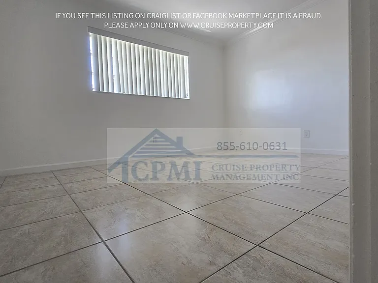 555 S Luna Ct Hollywood, FL 33021 — Photo 19