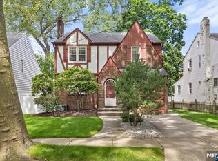 988 Richard Ct, Teaneck, NJ 07666