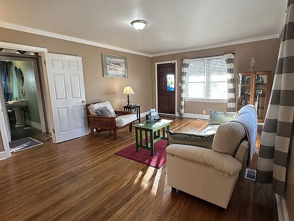 5th image of 952 N Brown St