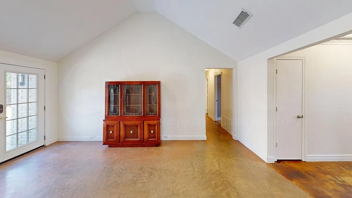 4 bed, 4.0 bath, 1781 sqft, $3,000 — Photo 2