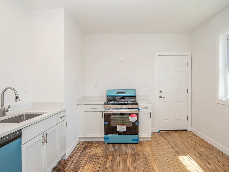 6222 Hecla St — Photo 9