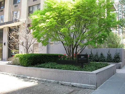 Sold by Sotheby's International Realty | media 27