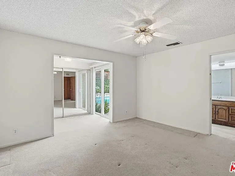 6701 Neddy Ave — Photo 10