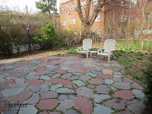 Rented by Parlor Real Estate Corp | media 13