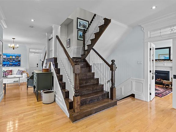 4th image of 28 Dumbarton Place