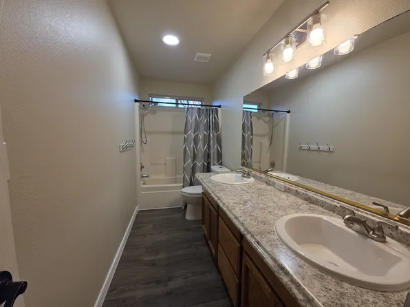 303 W Pinon St, Red Bluff, CA 96080